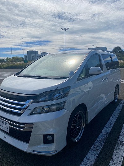 TOYOTA ヴェルファイア